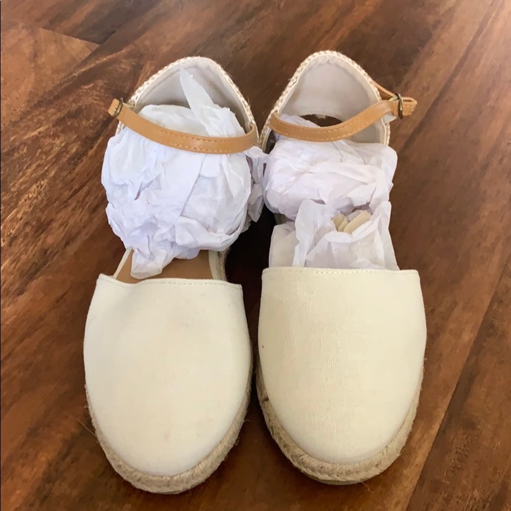 Closed toe sandals